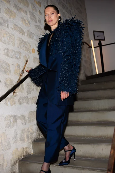 Look 3